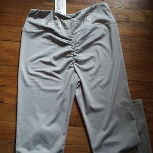 Peaches booty scrunch leggings